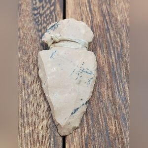 Indian stone arrowhead necklace pendant
